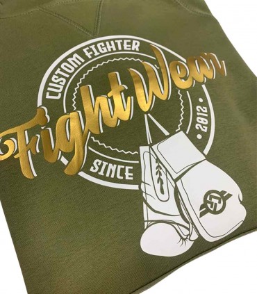 Sudadera Custom Fighter con costuras reforzadas y capucha, con bolsillo canguro y cremallera. Un esencial para los días de invie